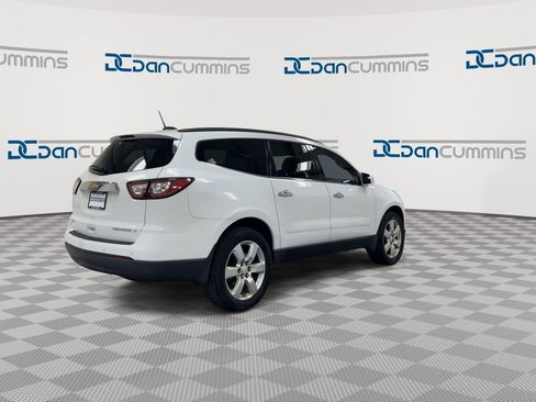 Used 2016 Chevrolet Traverse LT w/ Style and Technology Package FWD image 8