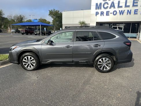 Used 2025 Subaru Outback Premium image 3