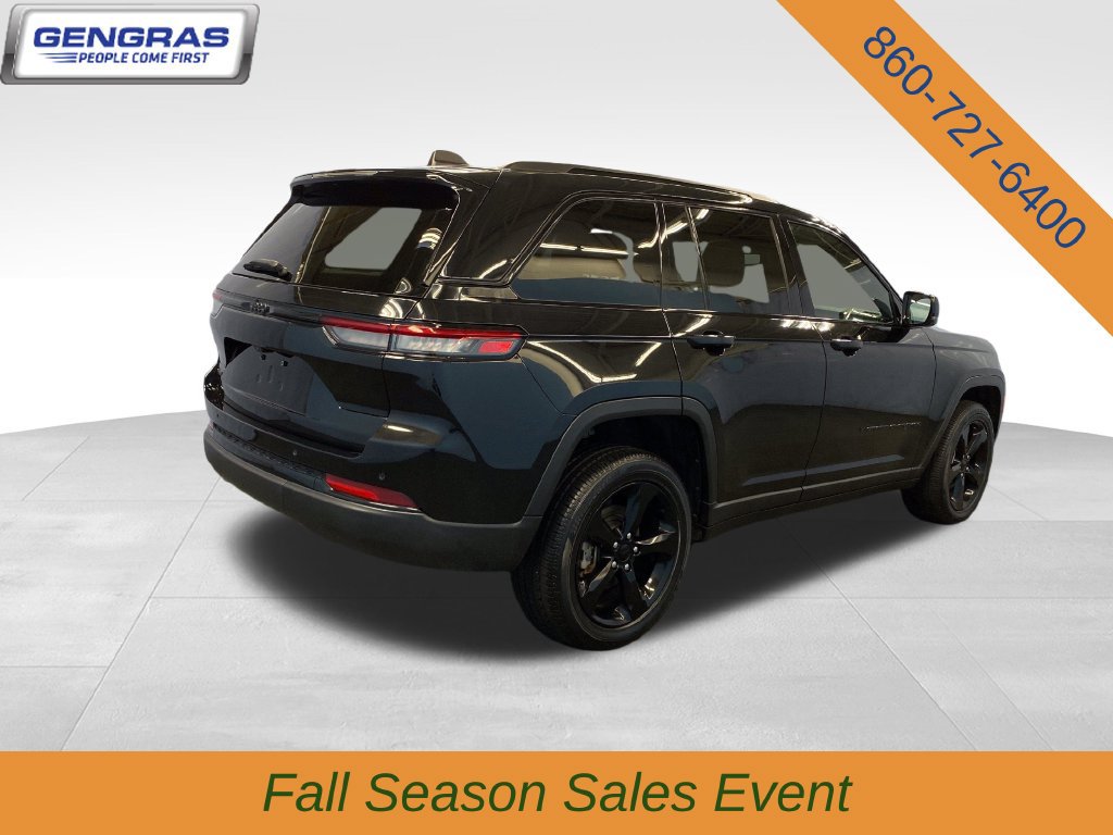 Used 2023 Jeep Grand Cherokee Altitude AWD/4WD image 8