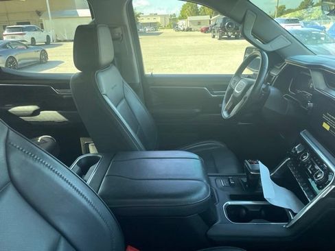 Used 2024 GMC Sierra 1500 Denali w/ Technology Package AWD/4WD image 8