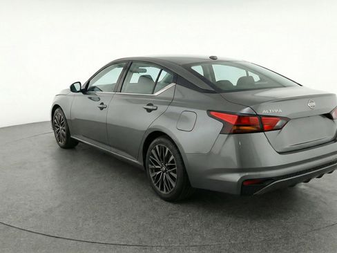 Used 2025 Nissan Altima 2.5 SV image 6