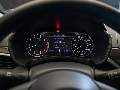 Used 2024 Nissan Altima 2.5 SV image 30