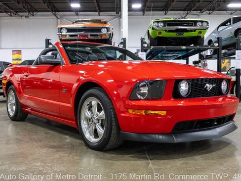 Used 2005 Ford Mustang GT Premium RWD image 11