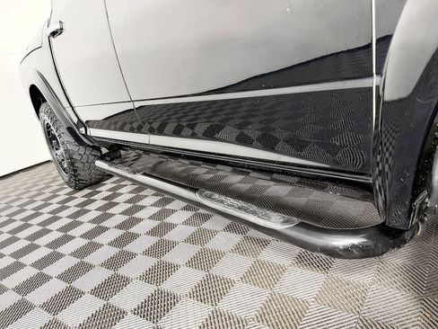 Used 2015 RAM 1500 Laramie Limited image 30