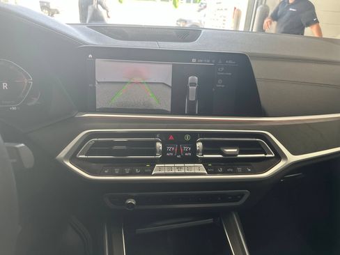 Used 2022 BMW X7 xDrive40i w/ Premium Package AWD/4WD image 29