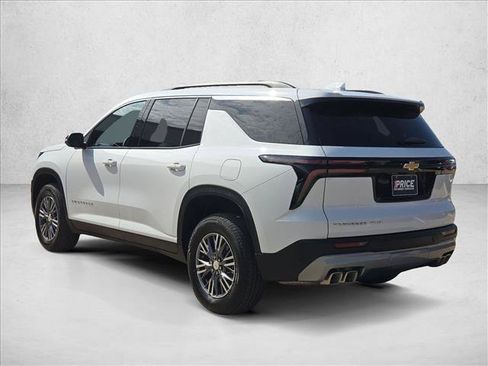 Used 2026 Chevrolet Traverse LT AWD/4WD image 8