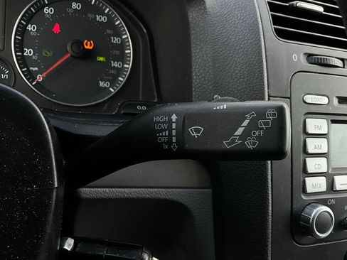 Used 2009 Volkswagen Rabbit S image 29