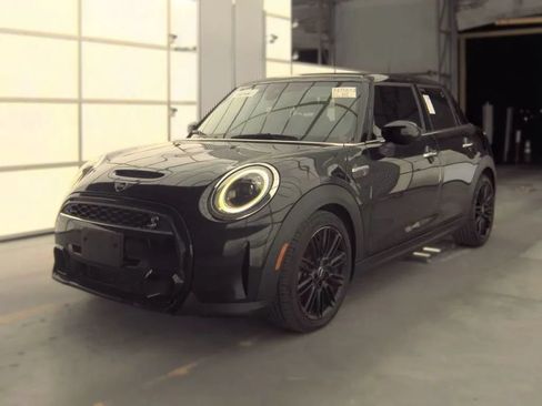 Used 2024 MINI Cooper S FWD image 1