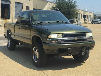 Used 2001 Chevrolet S10 Pickup LS w/ Preferred Equipment Group