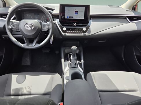 Used 2025 Toyota Corolla LE FWD image 12