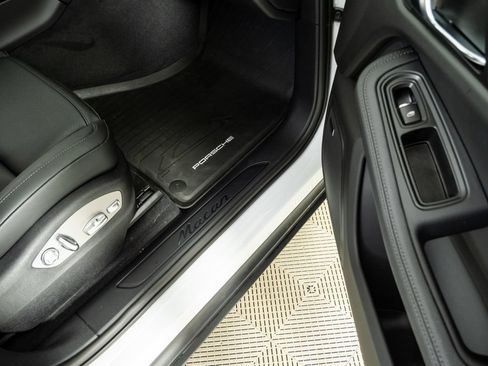 New 2026 Porsche Macan AWD/4WD image 26
