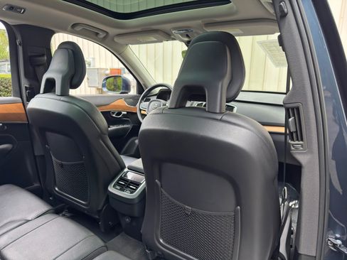 Used 2021 Volvo XC90 T5 Momentum w/ Advanced Package AWD/4WD image 39