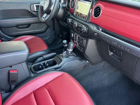 Used 2023 Jeep Wrangler Unlimited Rubicon 4xe image 17