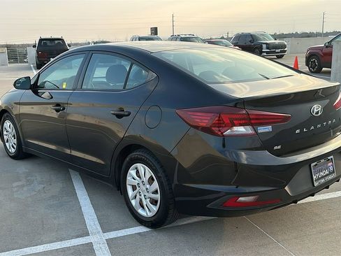 Used 2019 Hyundai Elantra SE w/ Cargo Package image 10