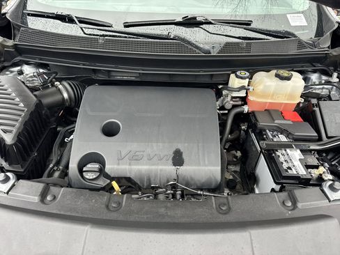 Used 2021 Chevrolet Traverse LS image 34