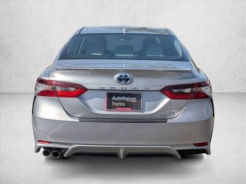 Used 2024 Toyota Camry SE FWD image 7