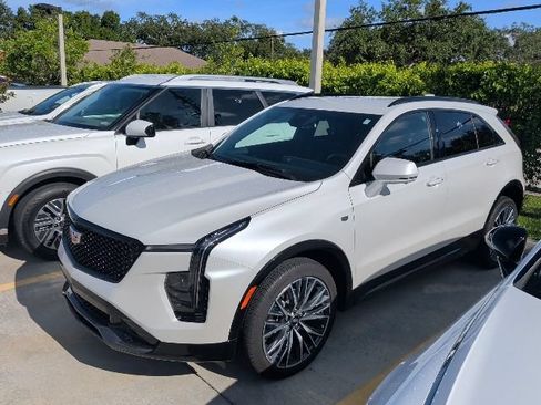 Used 2024 Cadillac XT4 Sport w/ Active Safety Package FWD image 1