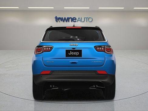Used 2024 Jeep Compass Limited AWD/4WD image 7