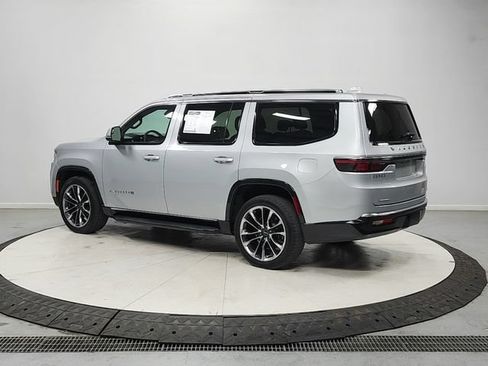 Used 2022 Jeep Wagoneer Series II w/ Premium Group I AWD/4WD image 5