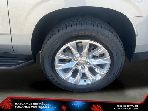 Used 2025 Chevrolet Suburban Premier RWD image 11