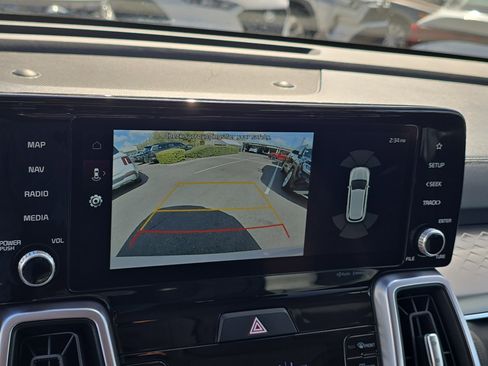 Certified 2023 Kia Sorento EX image 25