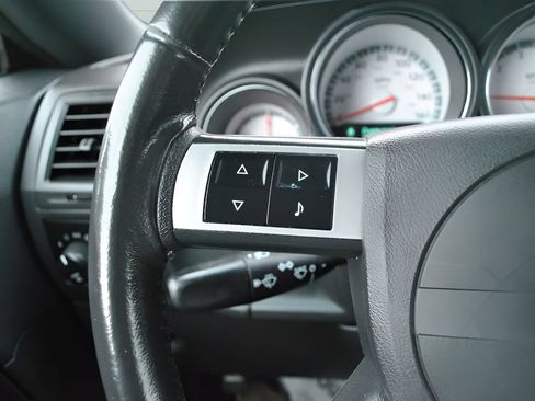 Used 2009 Dodge Challenger R/T RWD image 17