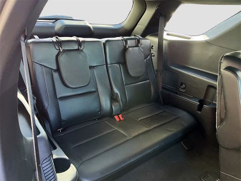 Used 2022 Ford Explorer ST image 26