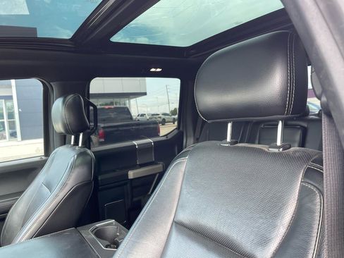 Used 2017 Ford F150 Lariat w/ Equipment Group 502A Luxury AWD/4WD image 18