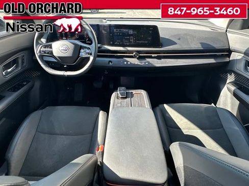 Used 2023 Nissan Ariya AWD image 13
