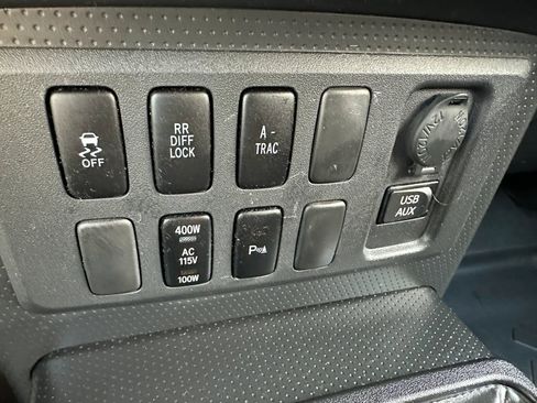 Used 2012 Toyota FJ Cruiser 4WD w/ Upgrade Pkg image 23