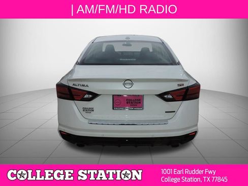 Certified 2023 Nissan Altima 2.0 SR FWD image 5