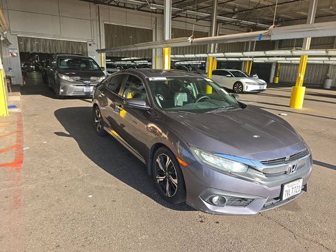 Used 2016 Honda Civic Touring image 3