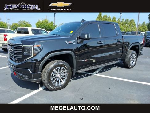 Certified 2022 GMC Sierra 1500 AT4 w/ AT4 Premium Package AWD/4WD image 1