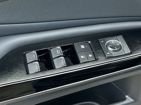 Used 2024 Lexus ES 350 w/ Accessory Package (Z2) FWD image 12