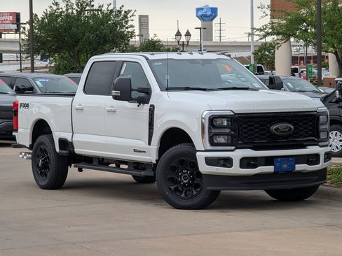 New 2026 Ford F250 Lariat w/ Black Appearance Package AWD/4WD image 2