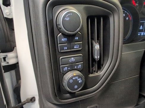 Used 2023 Chevrolet Silverado 1500 Custom image 18