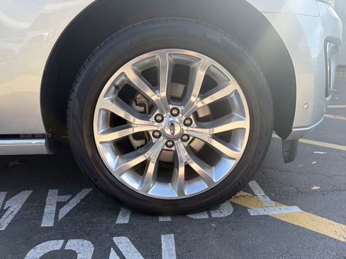 Used 2018 Ford Expedition Max Platinum image 9