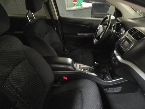 Used 2018 Dodge Journey SE w/ Popular Equipment Group image 17