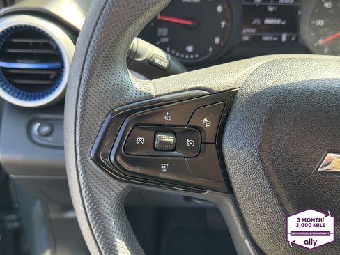 Used 2025 Chevrolet Trax LS w/ LS Convenience Package FWD image 16