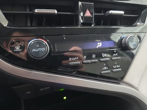Certified 2021 Toyota Camry XLE w/ Navigation Upgrade Package FWD image 19