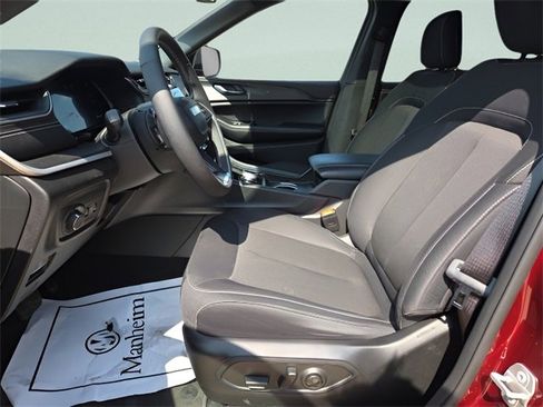 Used 2024 Jeep Grand Cherokee L Laredo w/ Luxury Tech Group I image 12