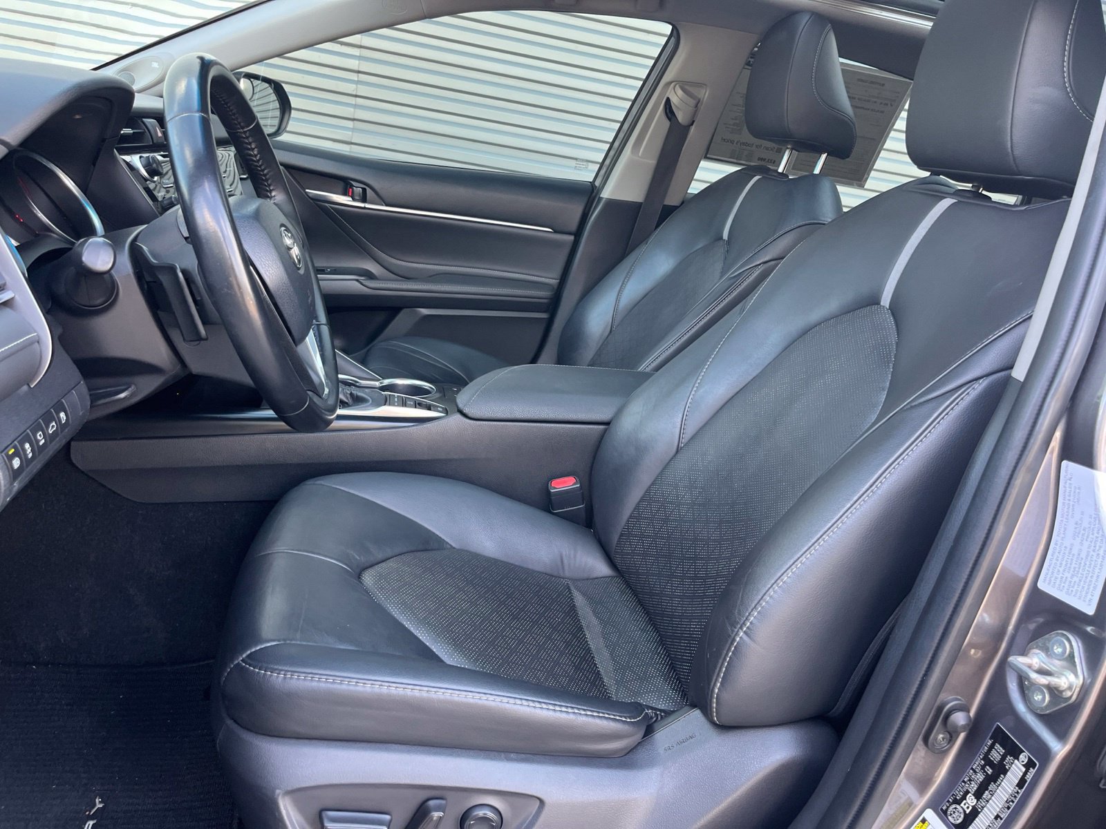 Used 2018 Toyota Camry XSE FWD image 27