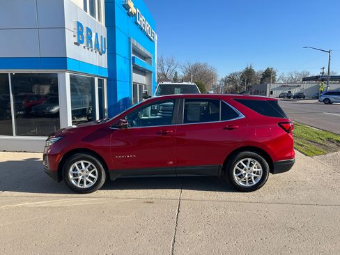 Used 2022 Chevrolet Equinox LT FWD image 1