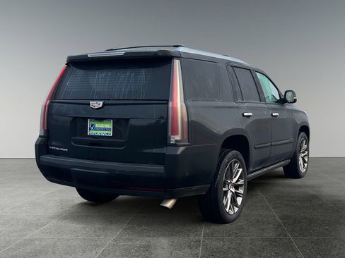 Used 2020 Cadillac Escalade Platinum image 7