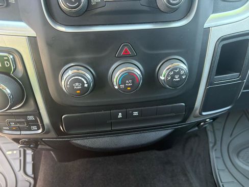 Used 2017 RAM 1500 Classic SLT AWD/4WD image 26