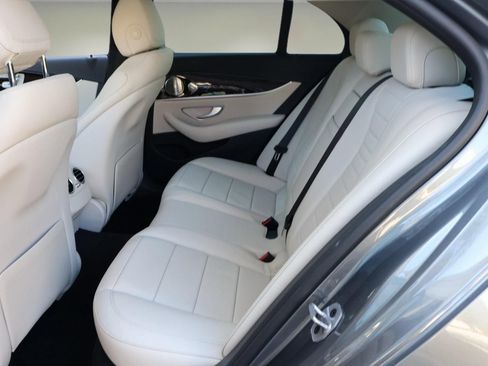 Used 2022 Mercedes-Benz E 450 4MATIC Sedan image 13