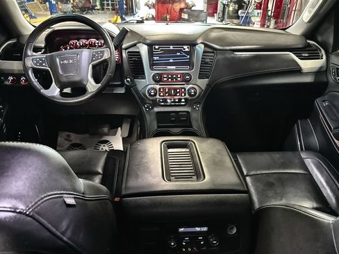 Used 2016 GMC Yukon XL SLT w/ Open Road Package AWD/4WD image 26