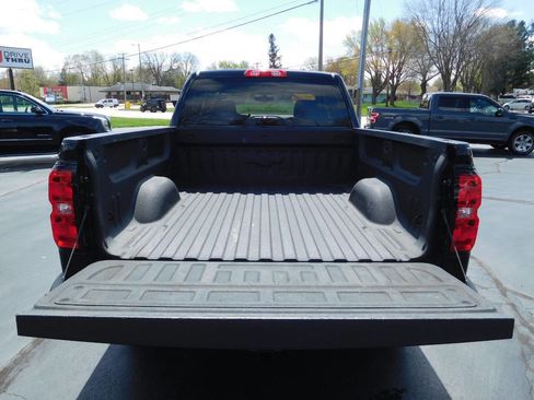 Used 2018 Chevrolet Silverado 1500 LT w/ Midnight Edition AWD/4WD image 14