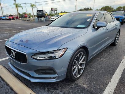 Used 2018 Volvo S90 T5 Momentum