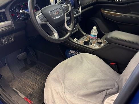 Used 2023 GMC Acadia SLE w/ Driver Convenience Package AWD/4WD image 3